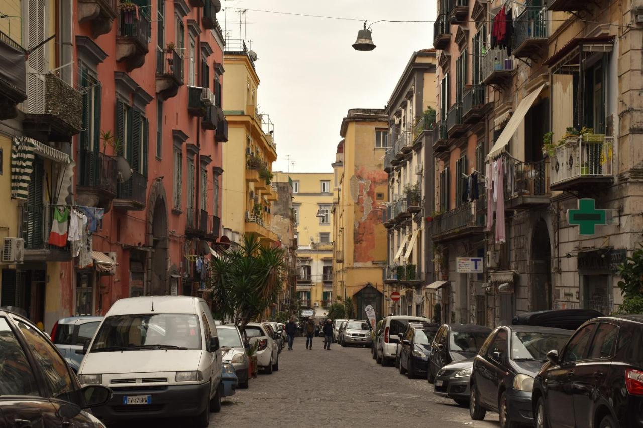 La Cartolina Di Napoli Free Parking For Small Cars Only Ngoại thất bức ảnh